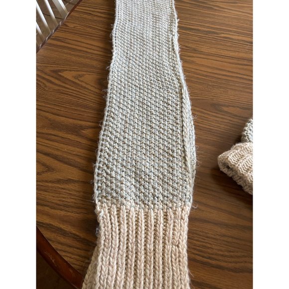 Jessica Simpson winter cream pale green and metallic thread scarf and hat set - Picture 2 of 5